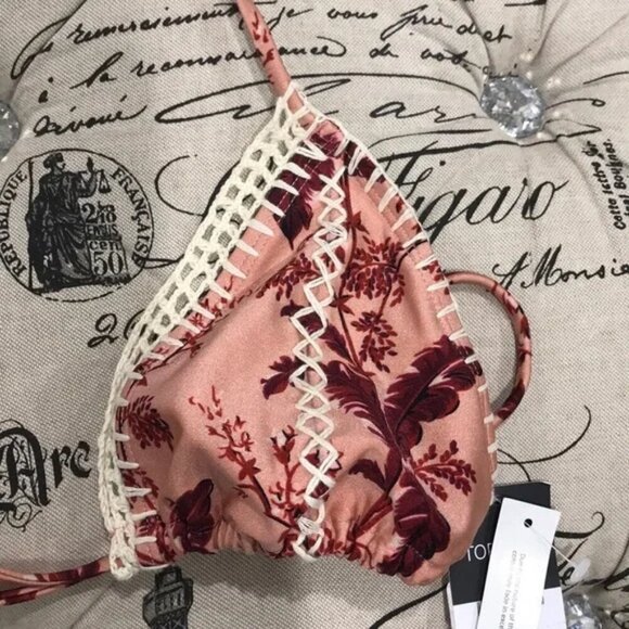 TOPSHOP Floral Crochet Triangle Bikini Top - Picture 8 of 8